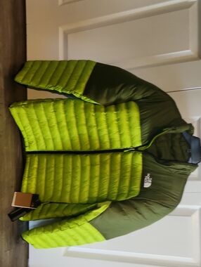 The North Face Mens Meadow Grass Terra Peak Two-Tone Puffer Jacket